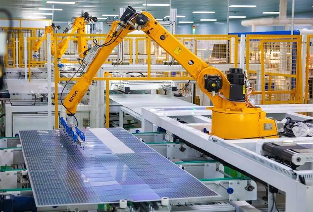 Solar cell automatic typesetting production line